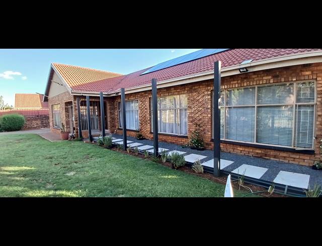 4 BEDROOM HOUSE FOR SALE IN VANDERBIJLPARK SE 3
